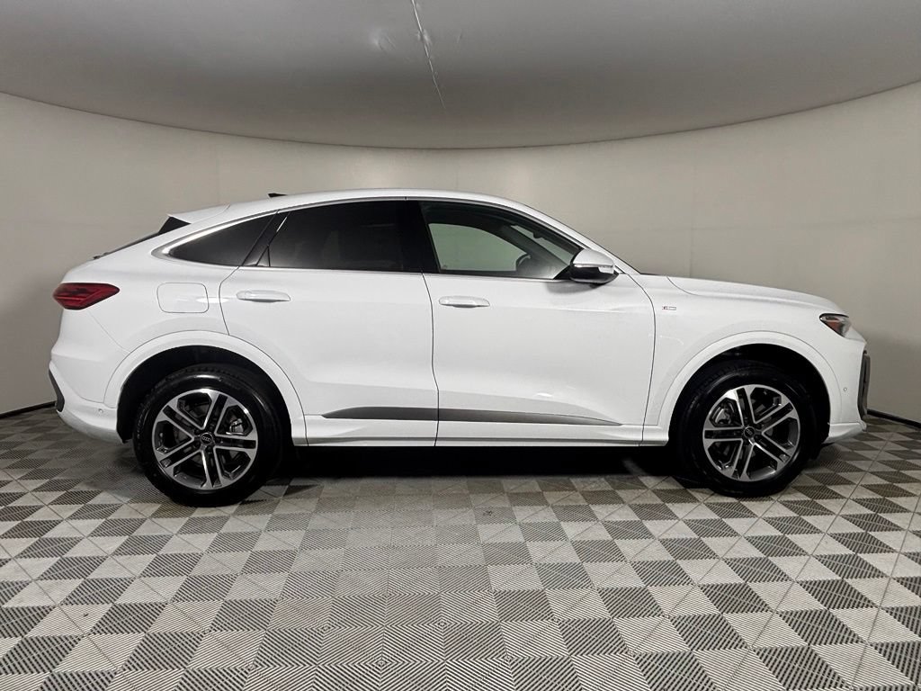 New 2026 Audi Q5 Premium AWD/4WD image 8