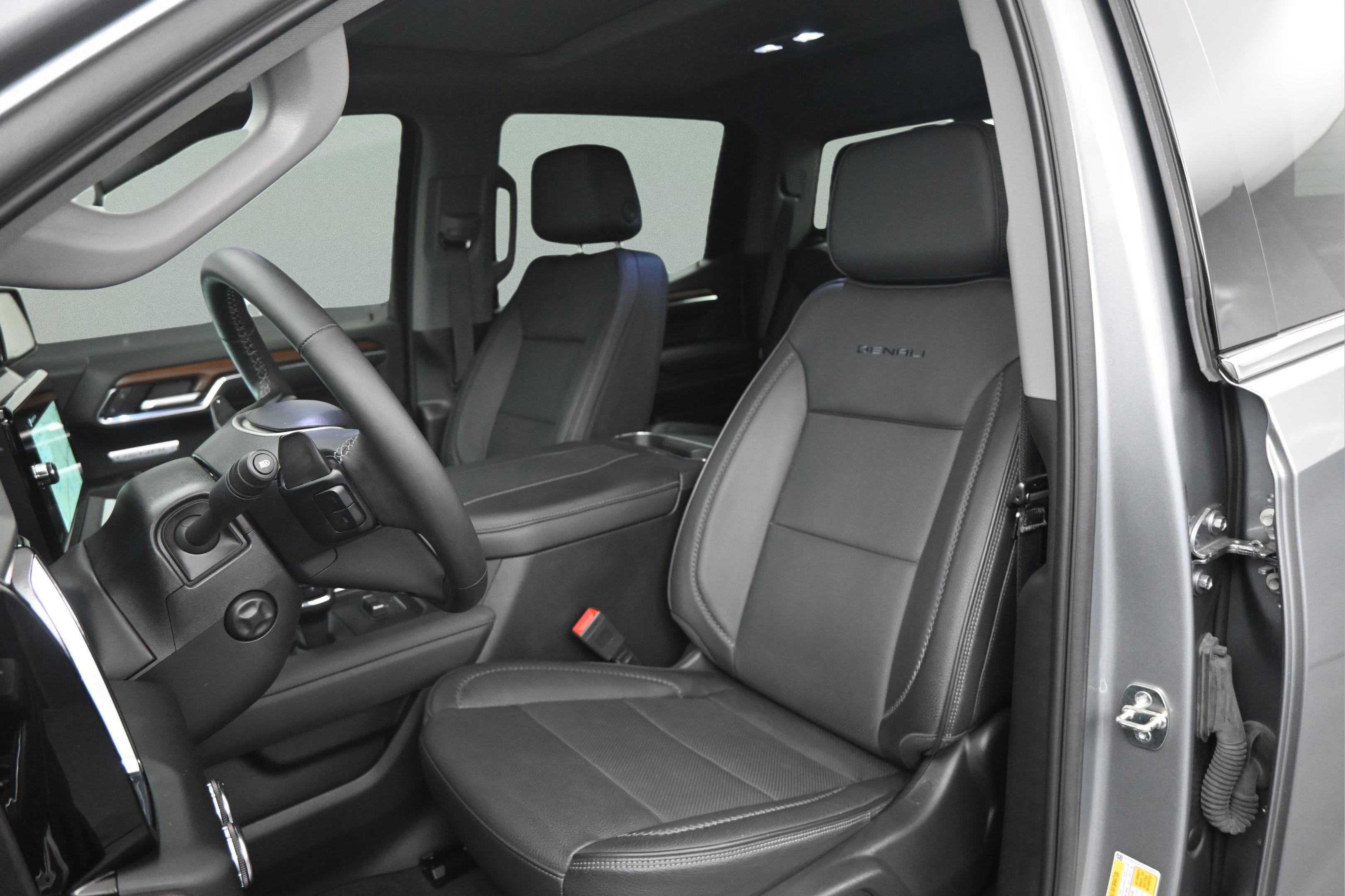 Used 2023 GMC Sierra 1500 Denali w/ Denali Reserve Package AWD/4WD image 33