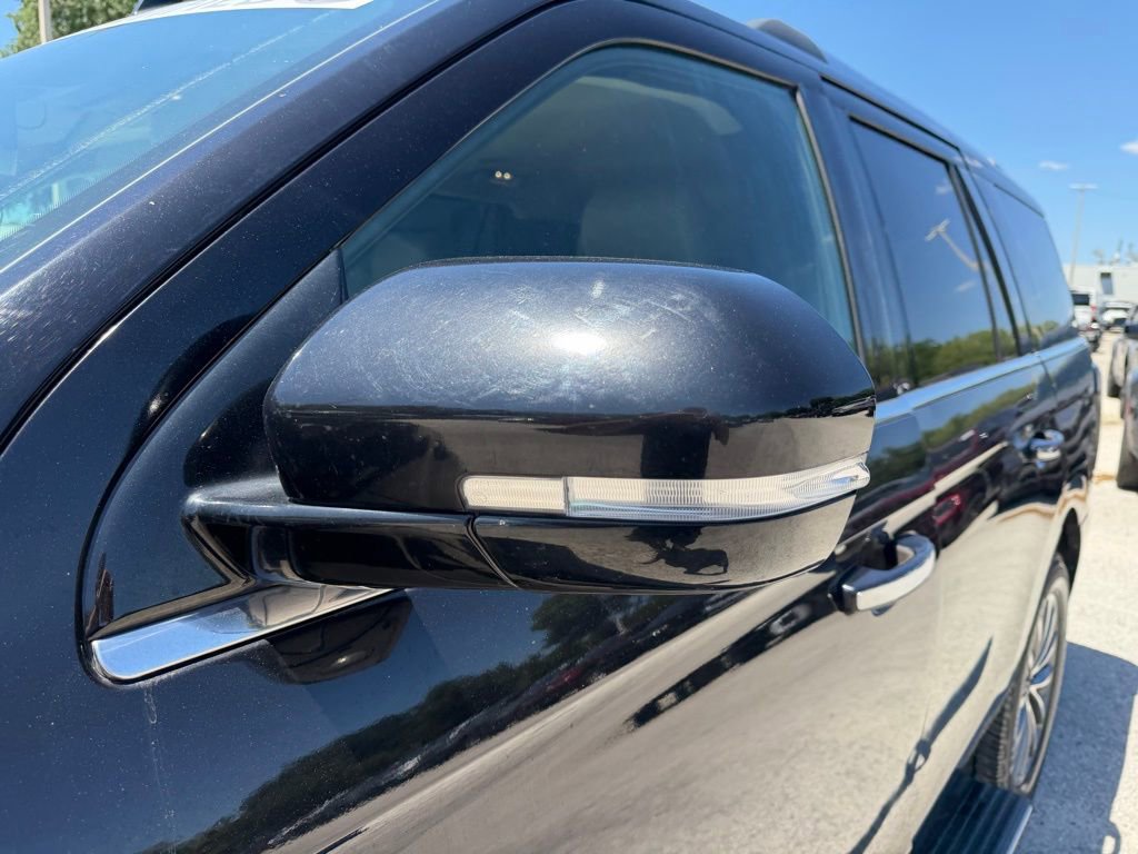 Used 2020 Ford Expedition Limited image 11