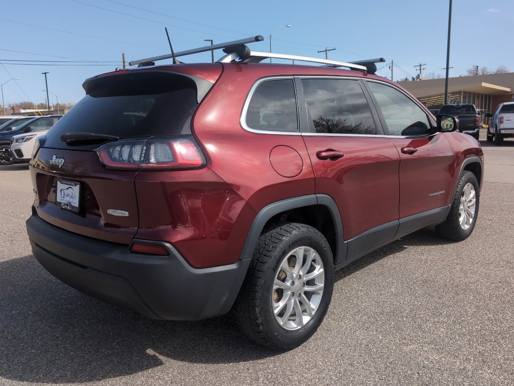 Used 2019 Jeep Cherokee Latitude w/ Cold Weather Group AWD/4WD image 6