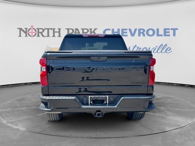 Certified 2024 Chevrolet Silverado 1500 Custom w/ LPO, Dark Essentials Package RWD image 4