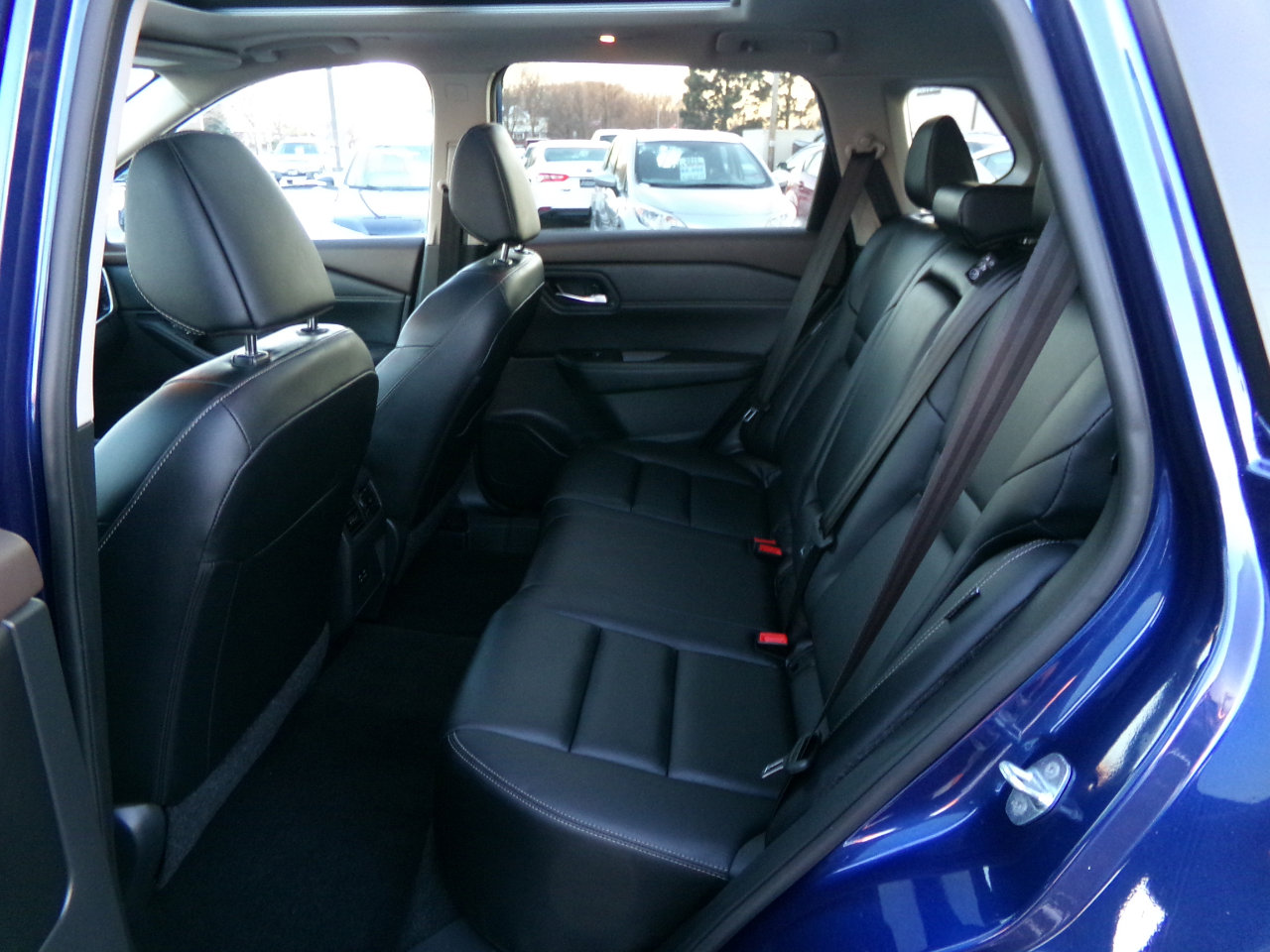 Used 2023 Nissan Rogue SL image 43