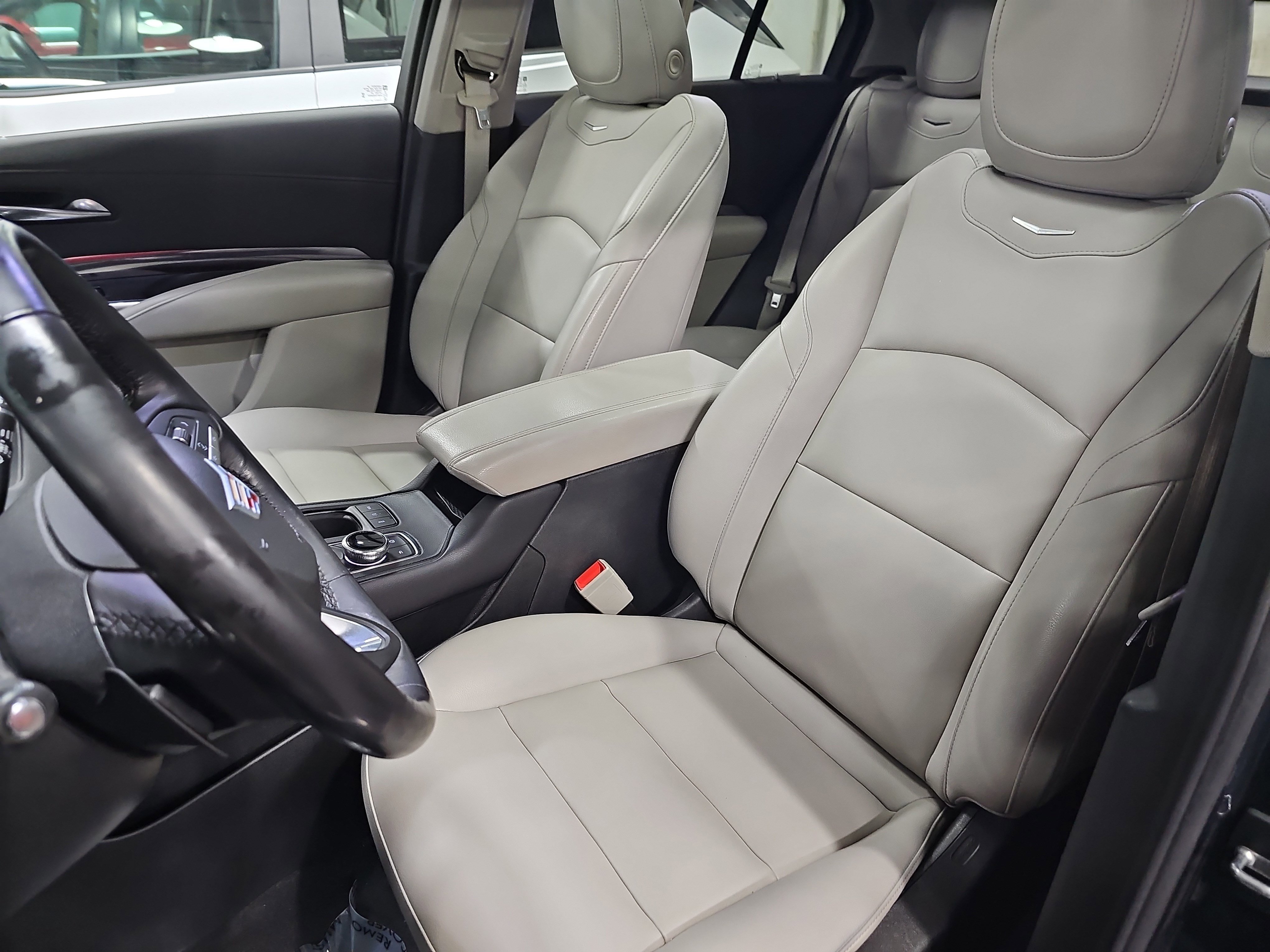 Used 2021 Cadillac XT4 Luxury w/ Cold Weather Package image 16