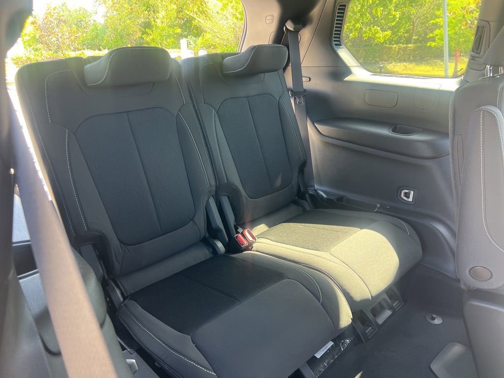 Used 2024 Jeep Grand Cherokee L Laredo RWD image 50