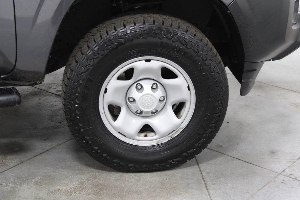 Used 2022 Toyota Tacoma SR image 13