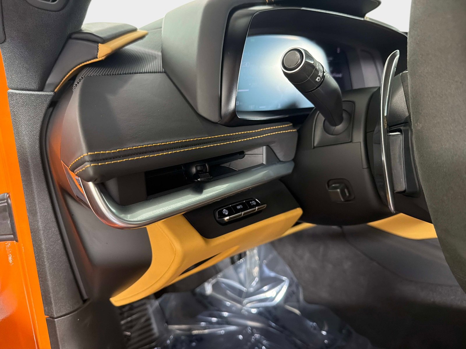 Used 2023 Chevrolet Corvette Stingray Premium Conv w/ Battery Protection Package RWD image 34