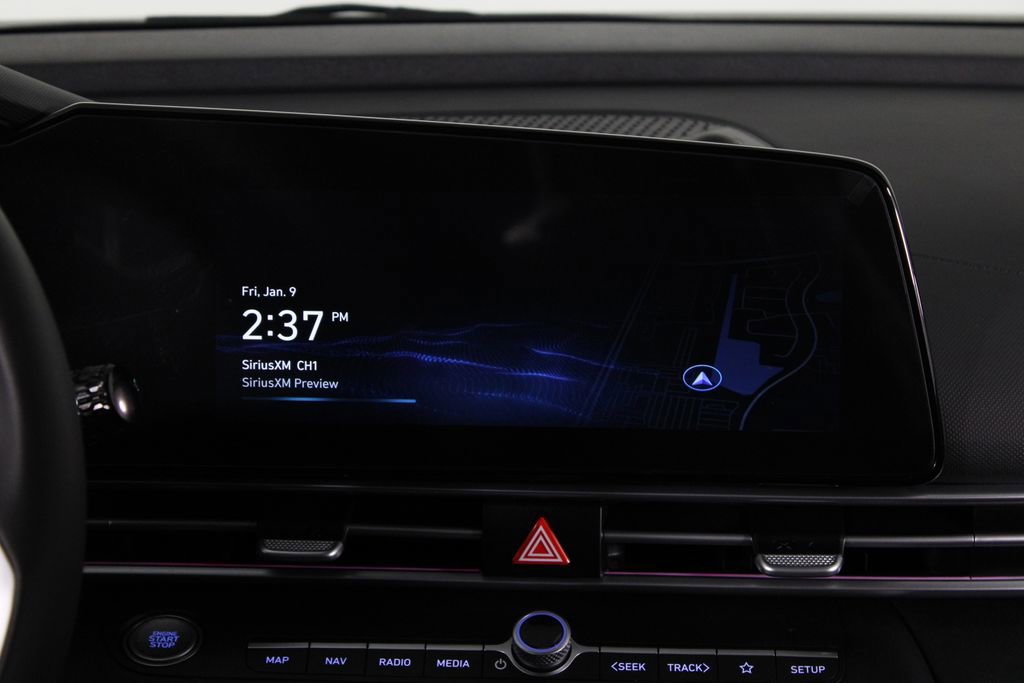 Used 2025 Hyundai Elantra SEL image 7