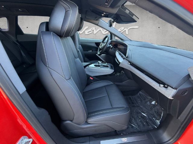 Certified 2025 Cadillac Optiq Sport 2 AWD/4WD image 24