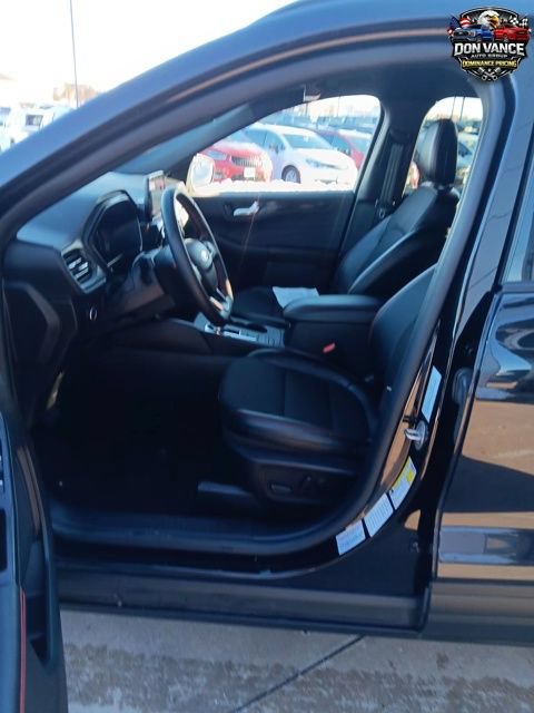 Used 2025 Ford Escape ST-Line AWD/4WD image 8