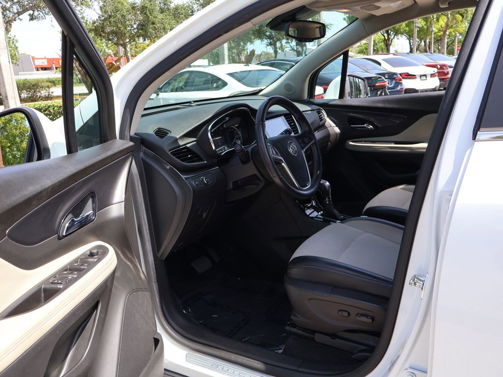 Used 2020 Buick Encore Preferred w/ Safety Package FWD image 24