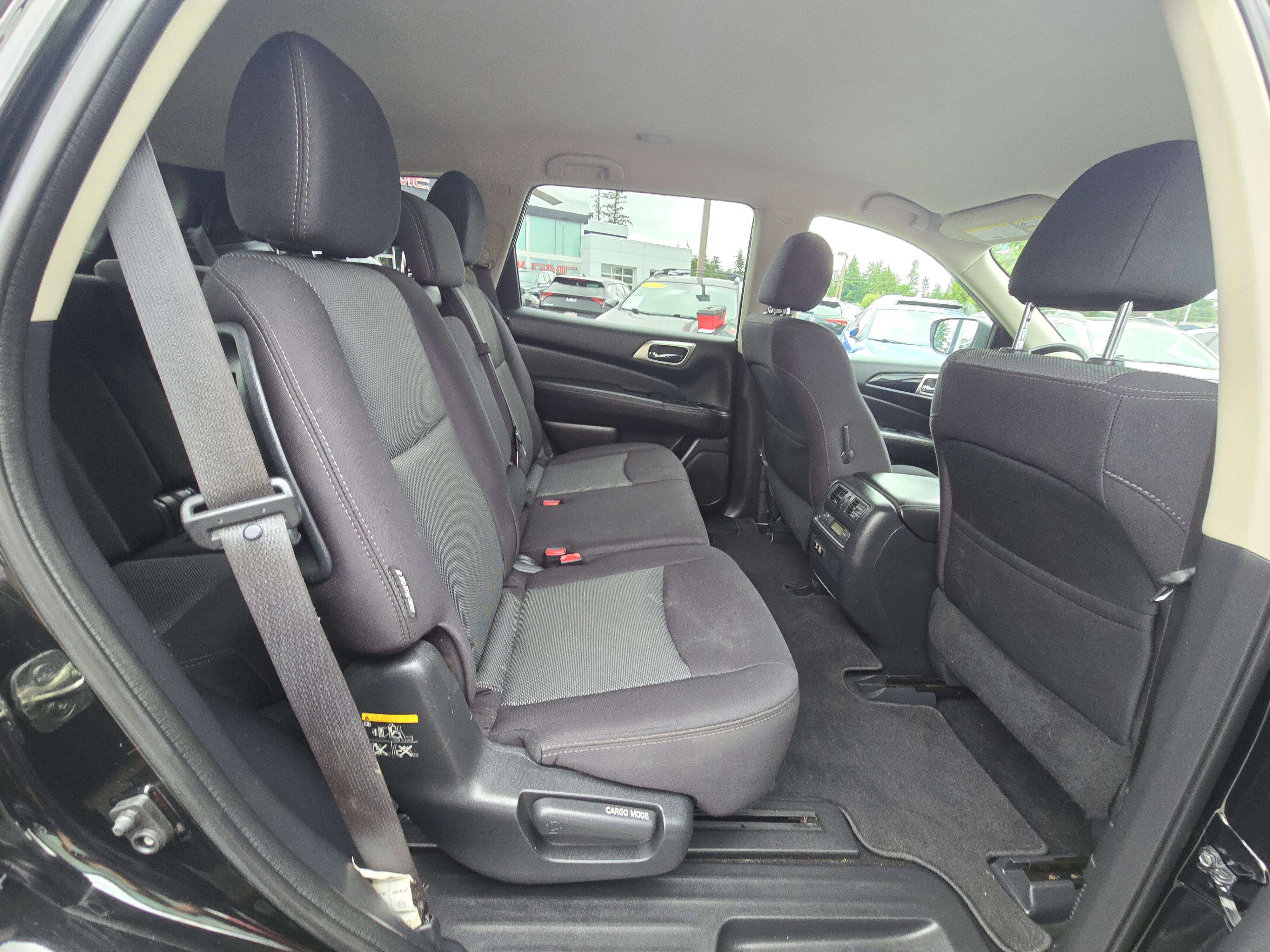 Used 2019 Nissan Pathfinder SV FWD image 12