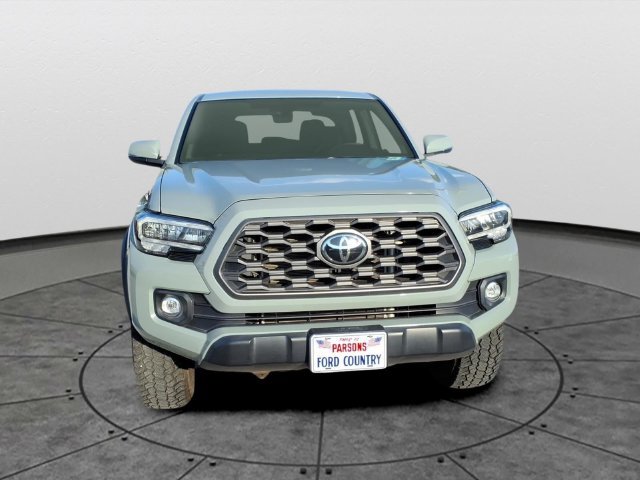 Used 2022 Toyota Tacoma TRD Off-Road w/ Technology Package AWD/4WD image 2