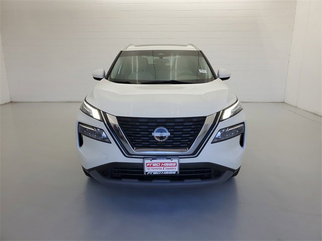 Used 2023 Nissan Rogue SV w/ SV Premium B Package image 3