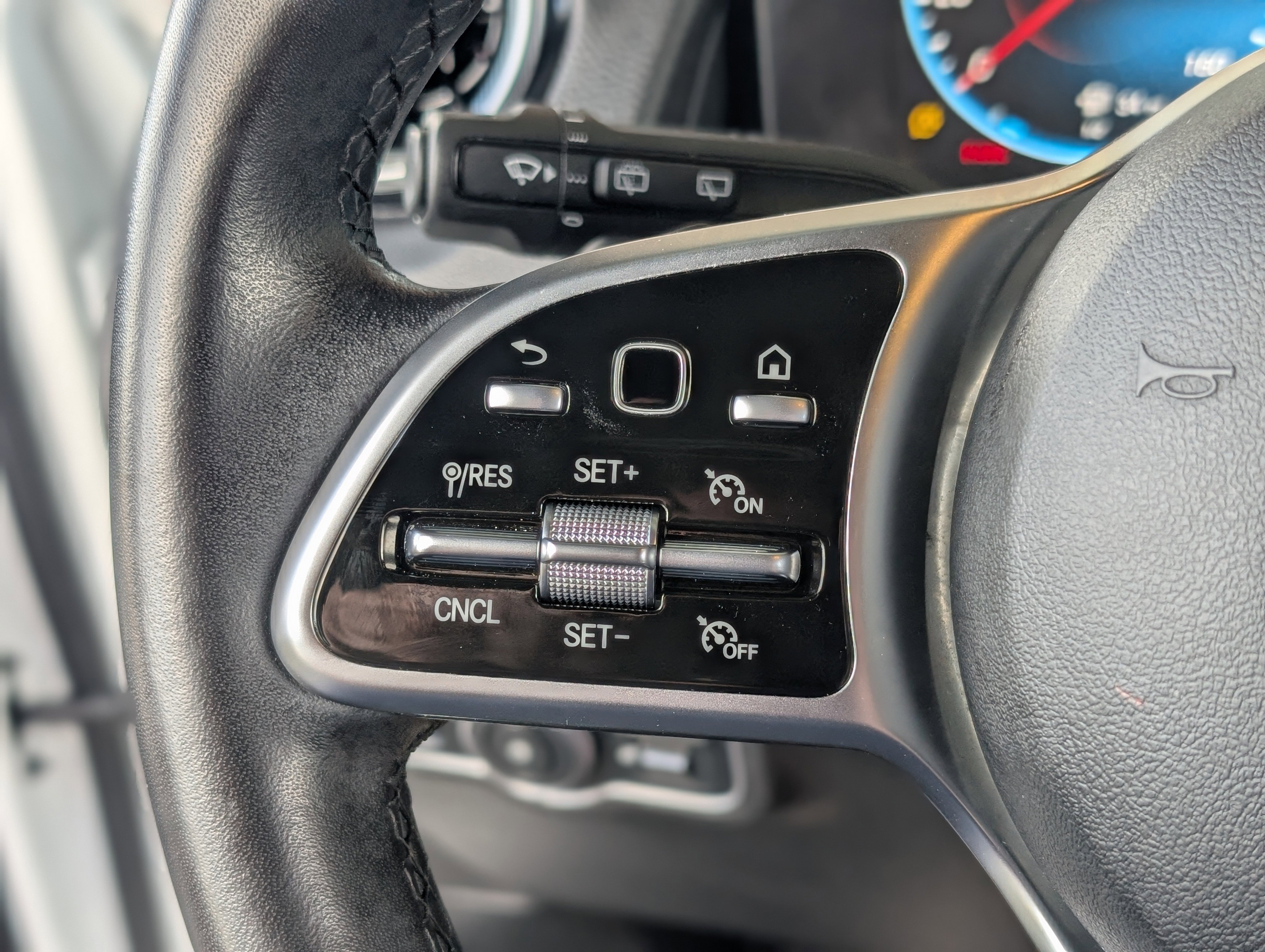 Used 2023 Mercedes-Benz GLB 250 4MATIC image 20