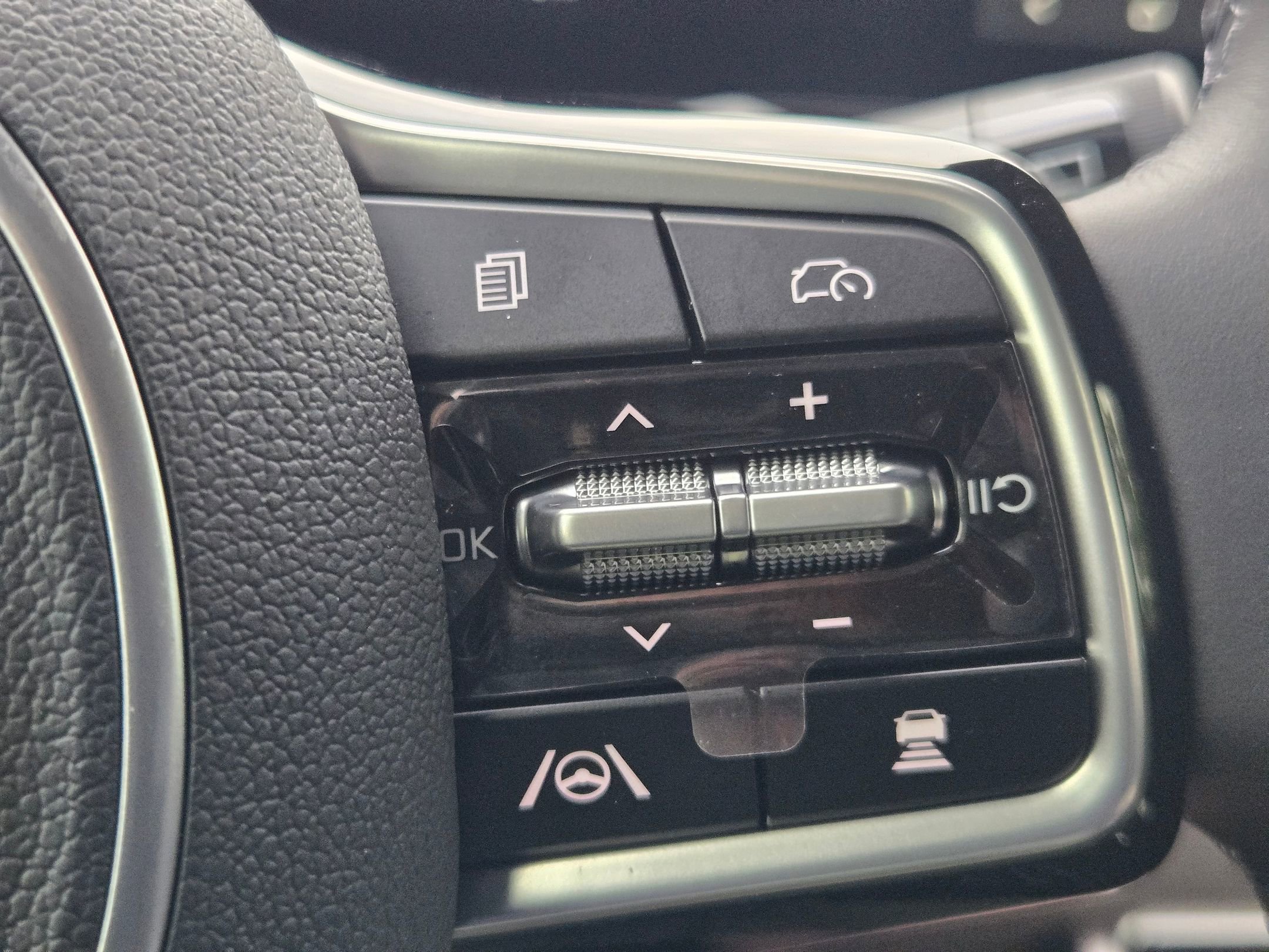 New 2026 Kia Carnival SX FWD image 28