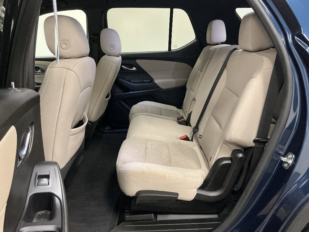 Used 2022 Chevrolet Traverse LS FWD image 26