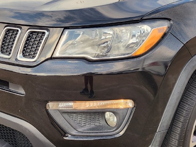 Used 2019 Jeep Compass Latitude FWD image 6