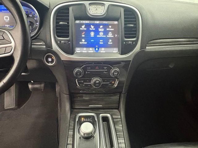 Used 2022 Chrysler 300 Touring L RWD image 25