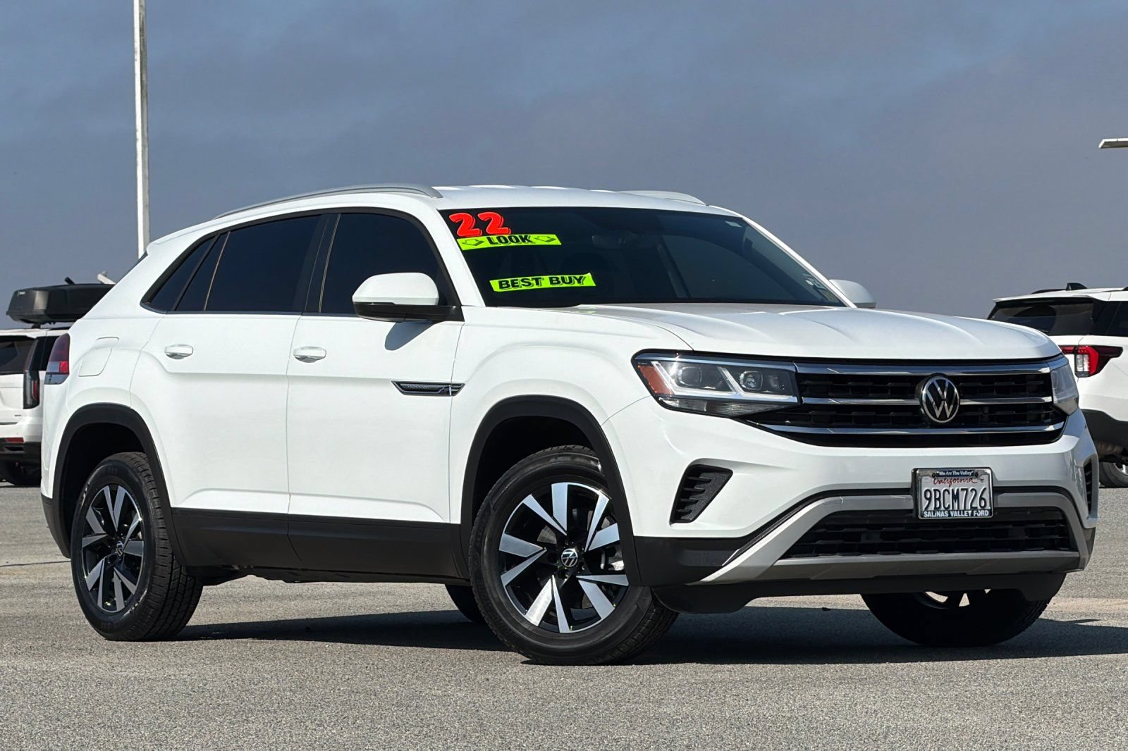 Used 2022 Volkswagen Atlas Cross Sport SE AWD/4WD image 2