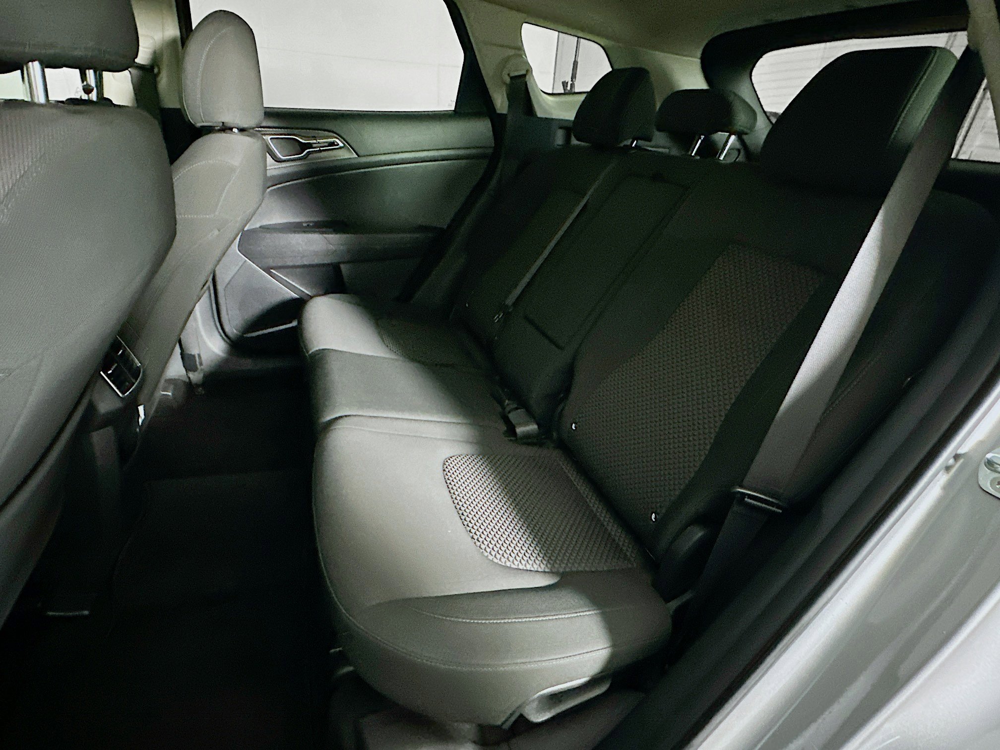 Used 2024 Kia Sportage LX image 27