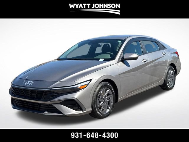 Used 2024 Hyundai Elantra SEL FWD image 1