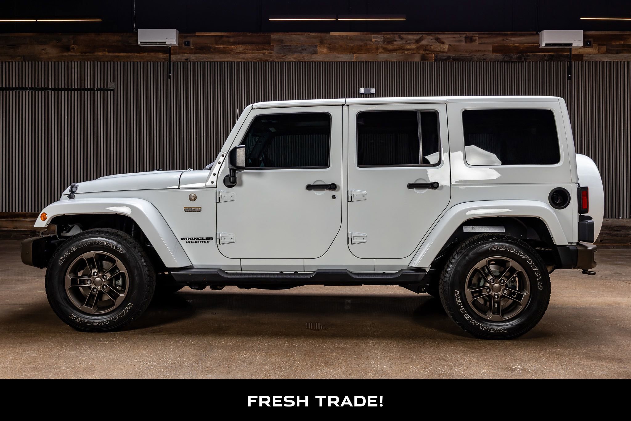Used 2017 Jeep Wrangler Unlimited Sahara image 5