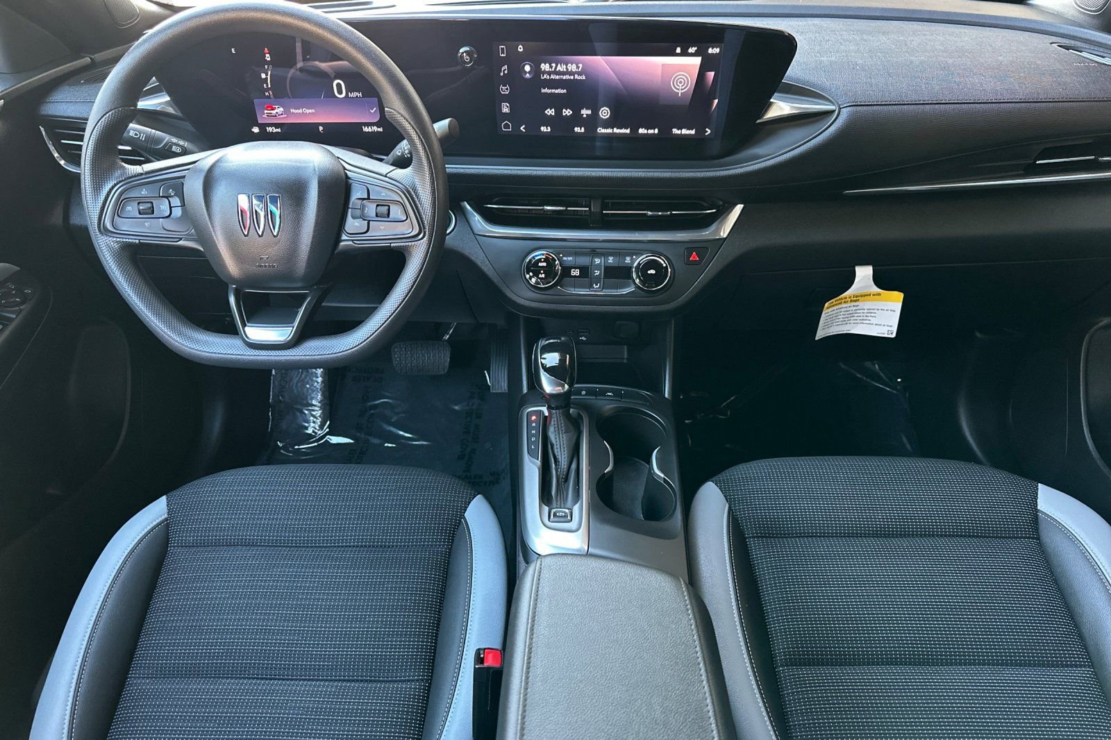 Certified 2024 Buick Envista Preferred w/ Advanced Safety Package image 16