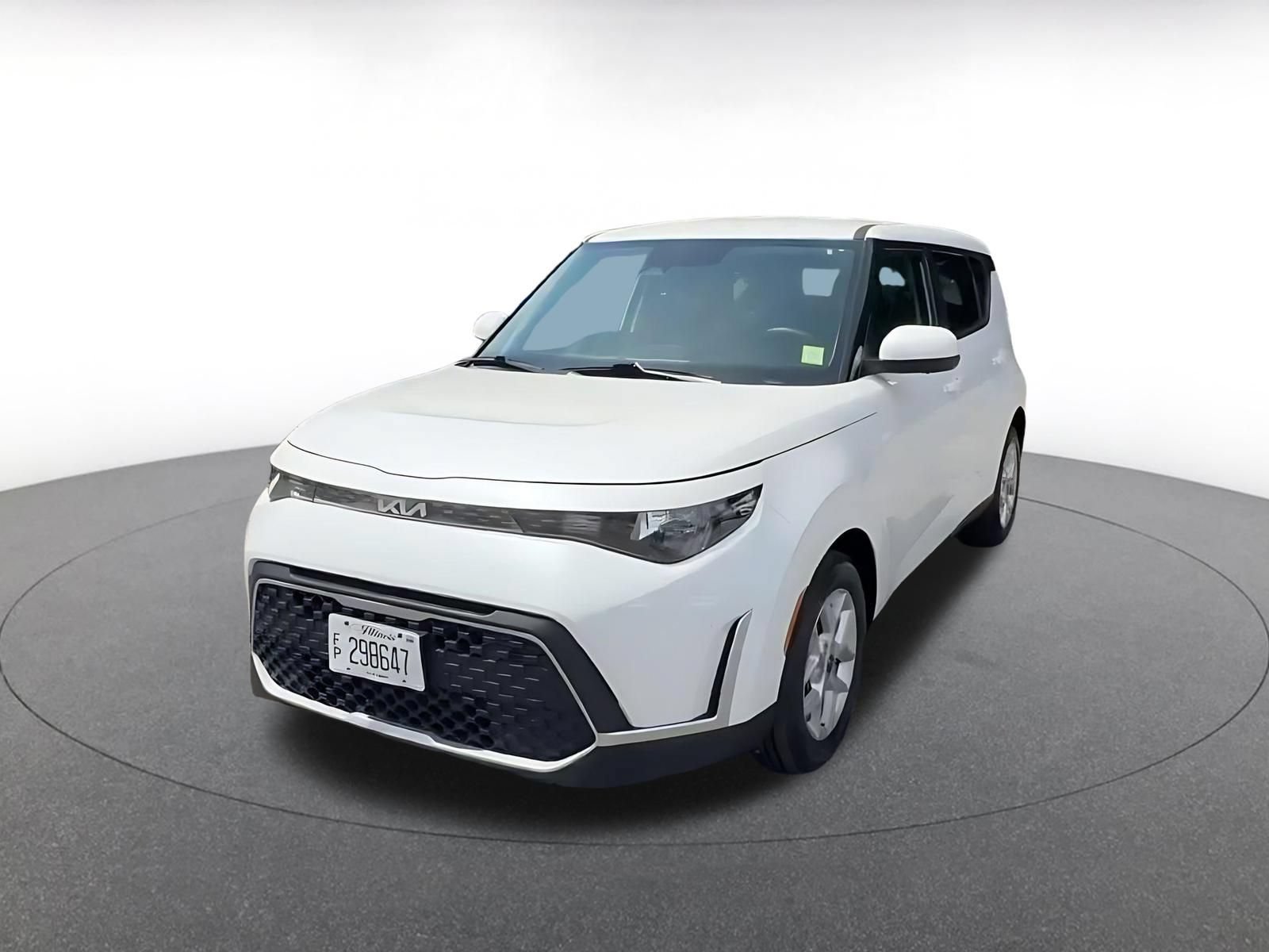 Used 2025 Kia Soul LX w/ LX Technology Package FWD image 7