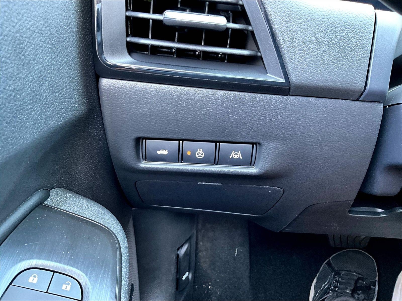 New 2027 Nissan Sentra SR w/ SR Premium Package FWD image 25
