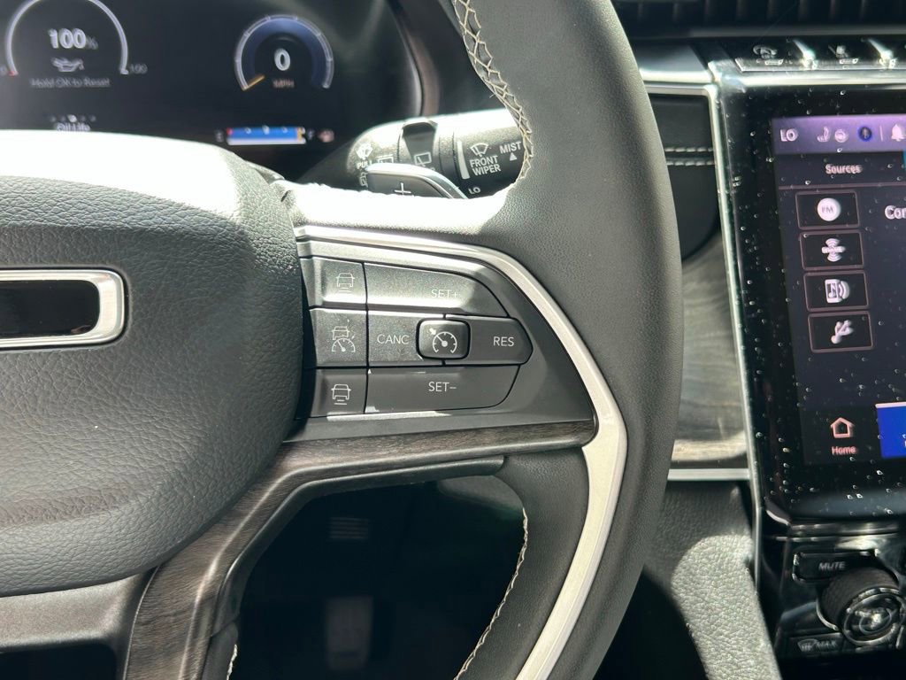 Used 2024 Jeep Grand Cherokee Limited w/ Black Appearance Package image 52