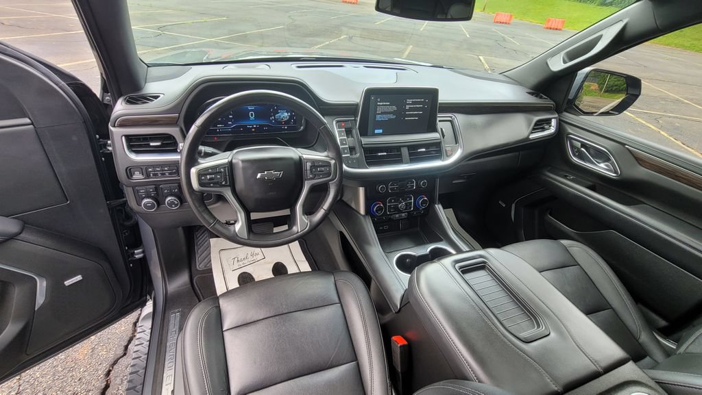 Used 2022 Chevrolet Tahoe Z71 w/ Luxury Package AWD/4WD image 23