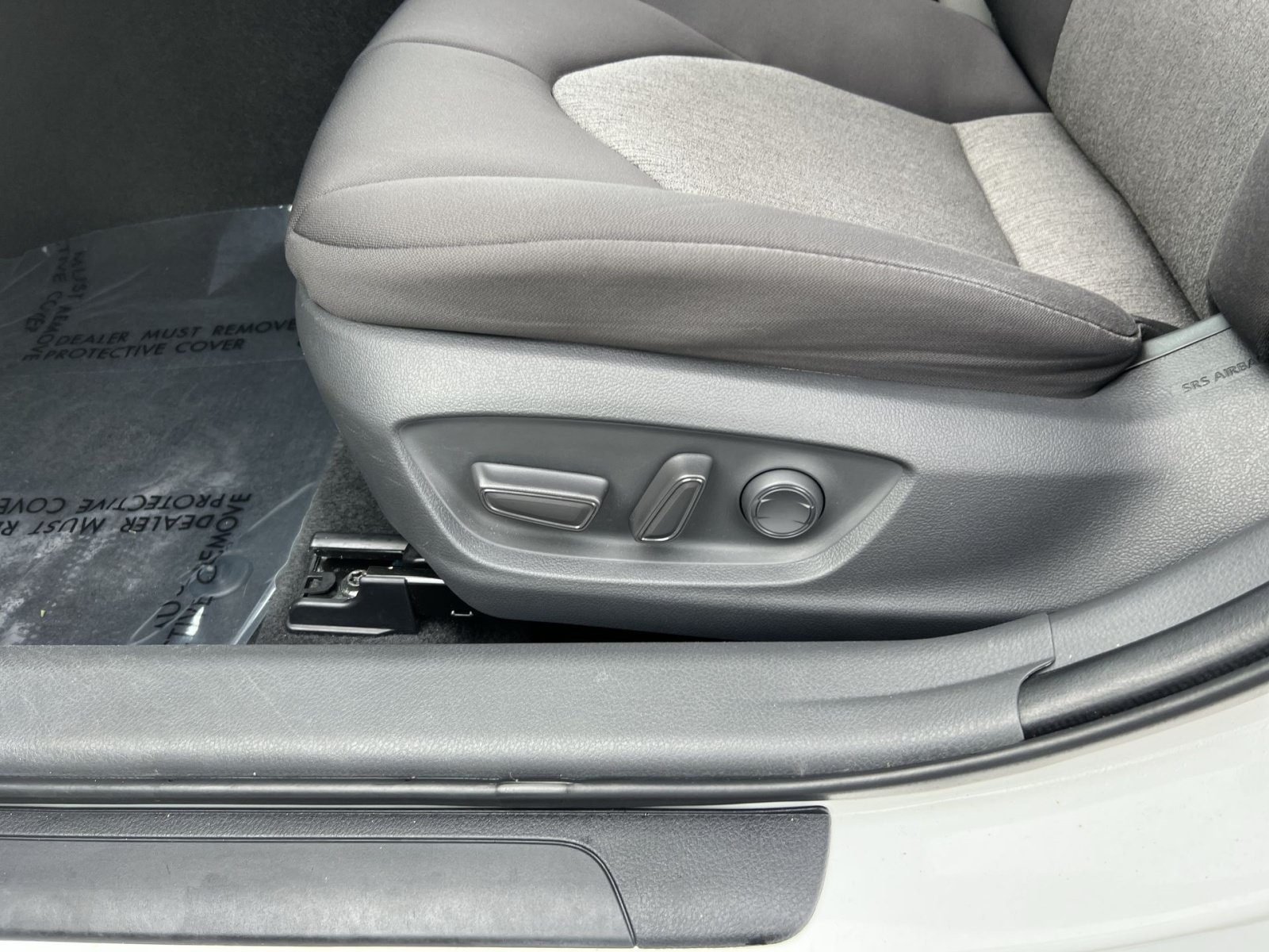 Used 2019 Toyota Camry LE FWD image 14