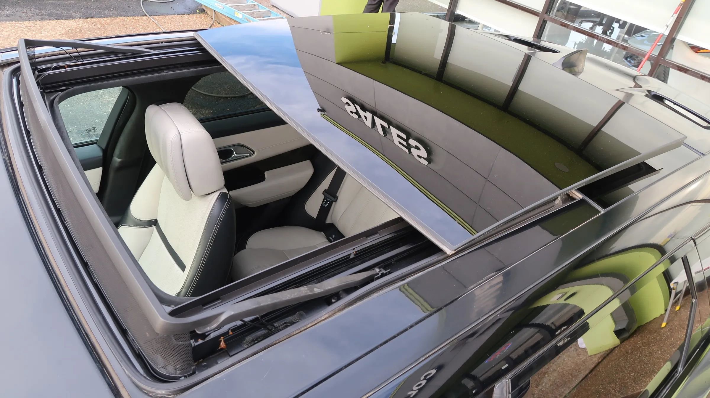 Used 2018 Land Rover Range Rover Velar image 54