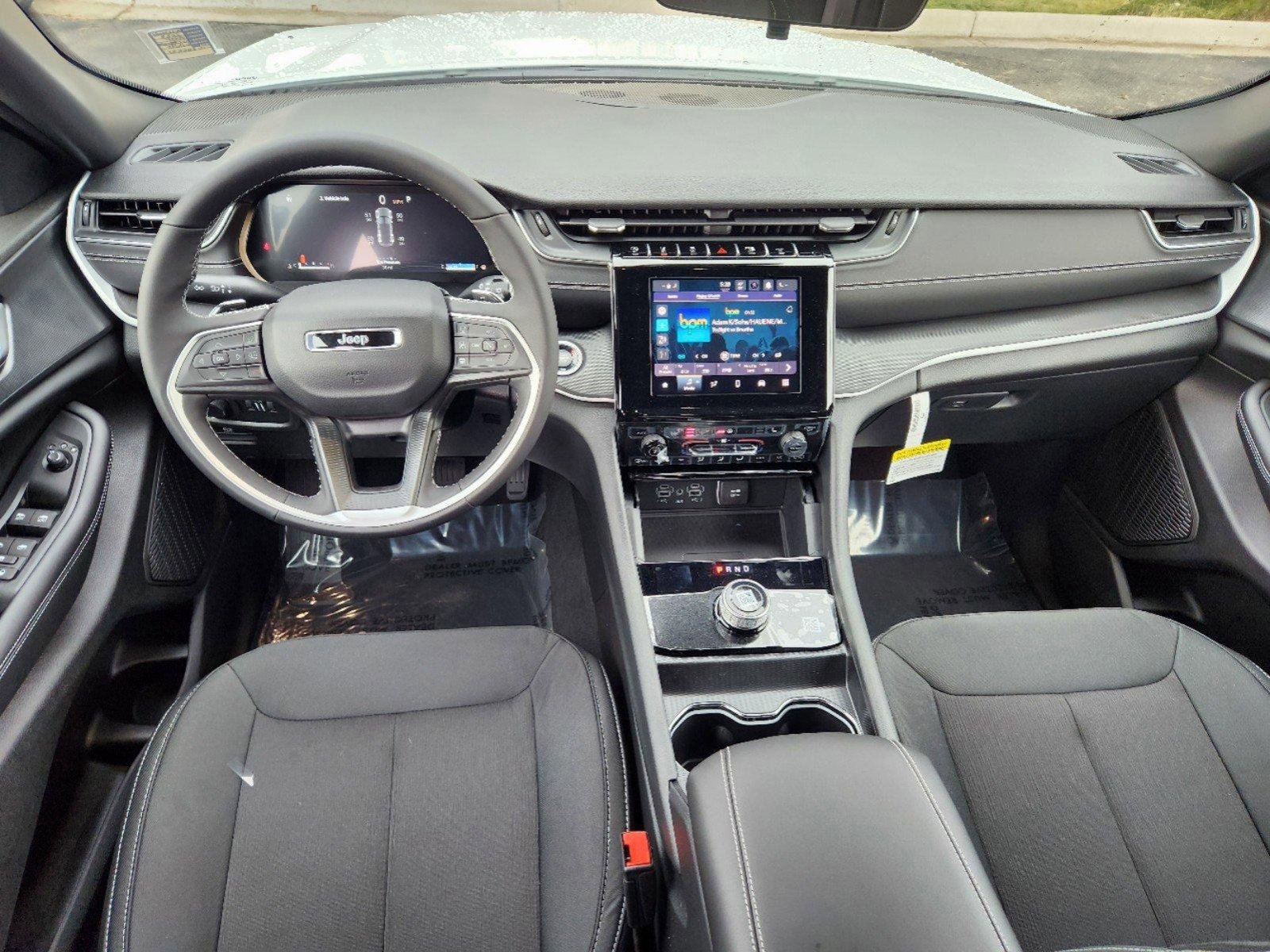 New 2025 Jeep Grand Cherokee Laredo w/ Luxury Tech Group I image 15