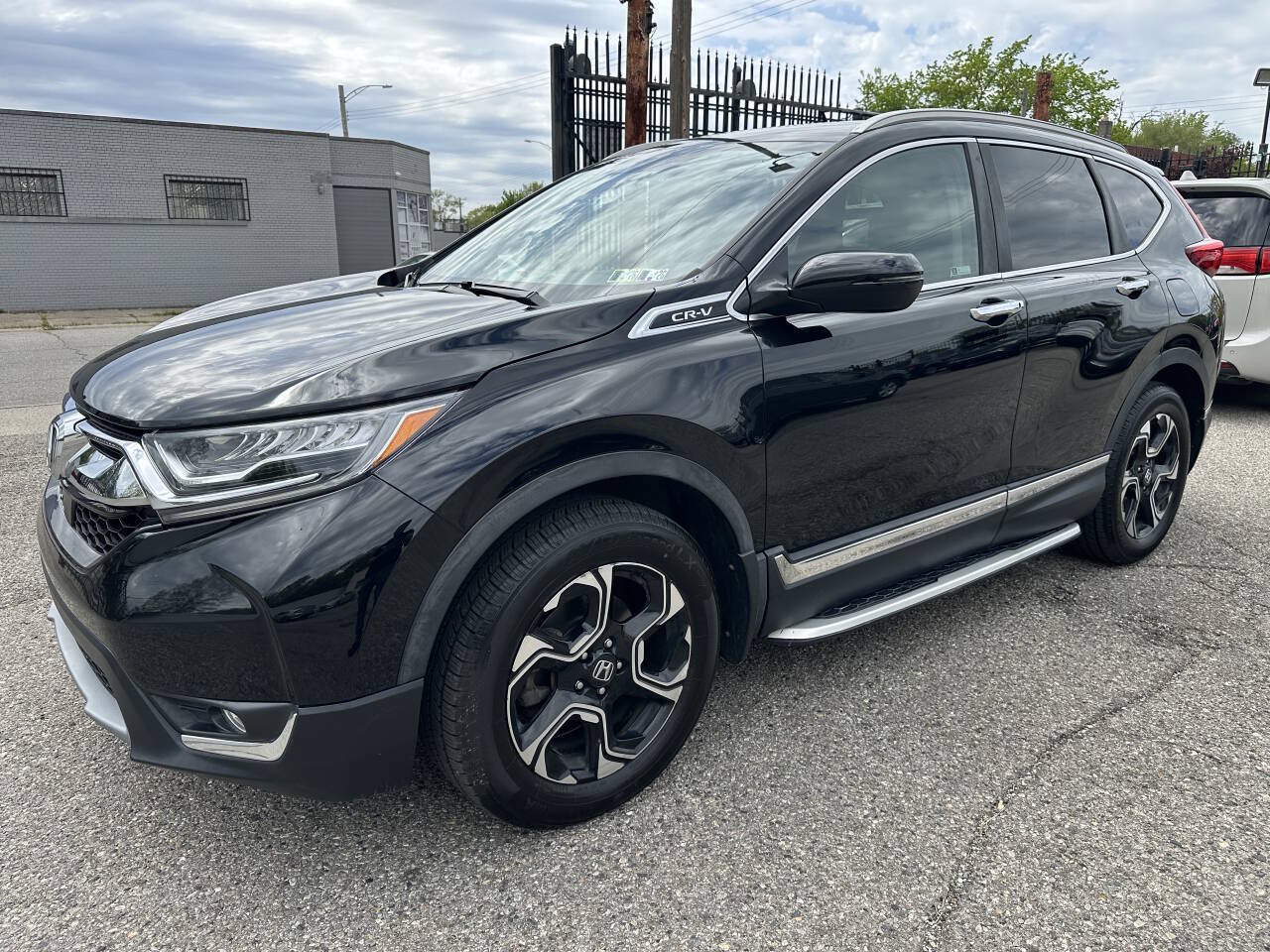 Used 2018 Honda CR-V Touring image 3
