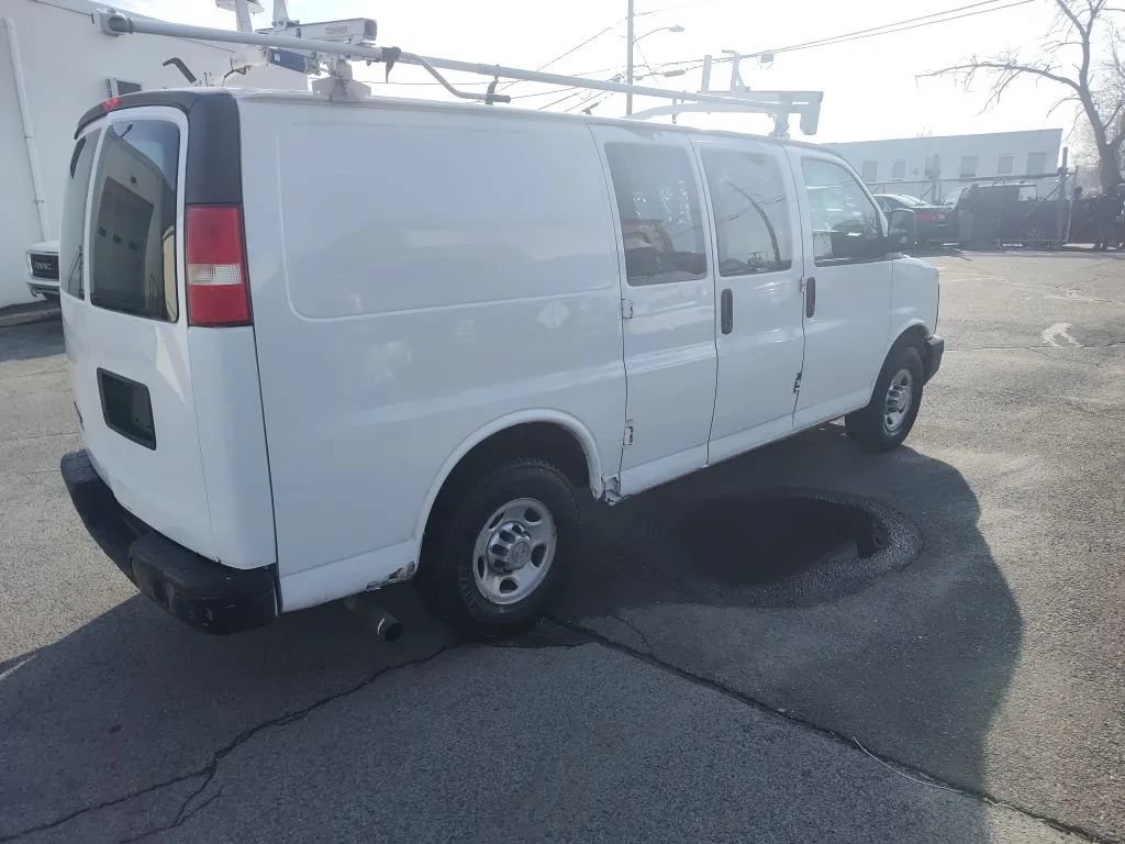Used 2012 Chevrolet Express 2500 RWD image 8