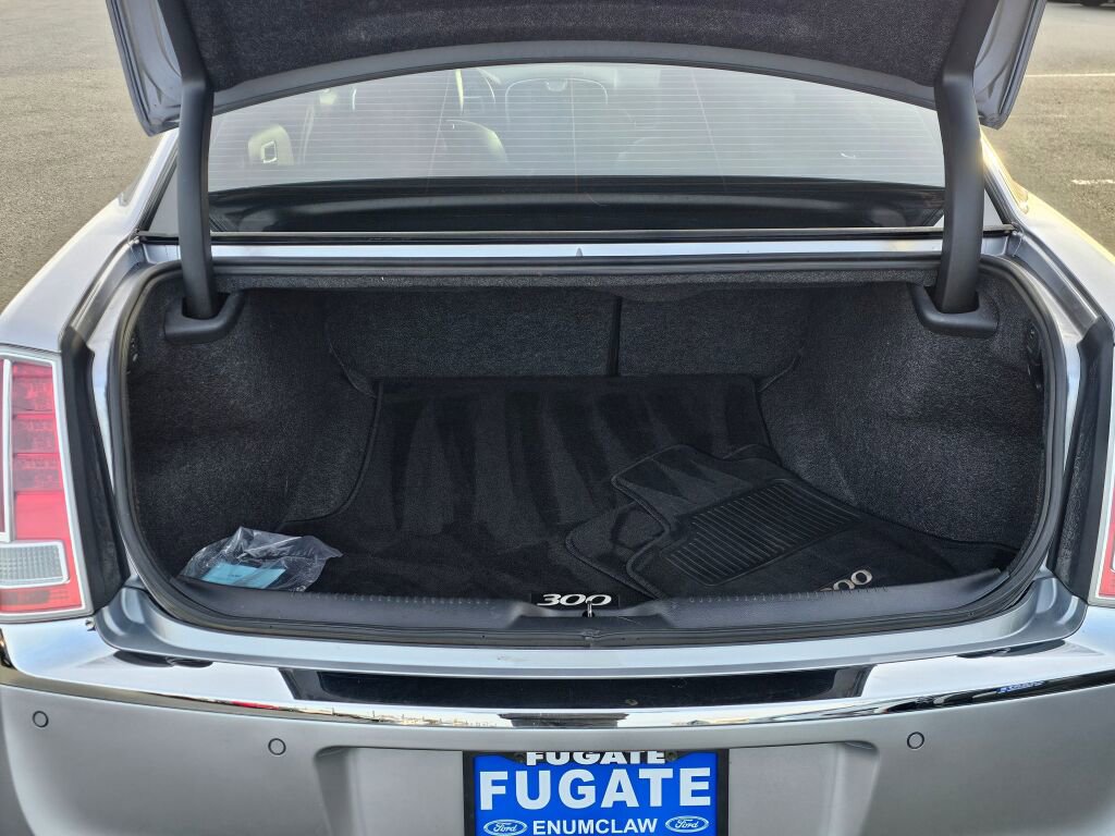 Used 2014 Chrysler 300 C w/ Light Group image 9