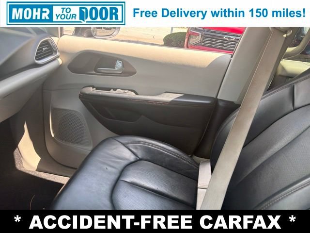 Used 2017 Chrysler Pacifica Touring-L Plus w/ Advanced Safetytec Group FWD image 28