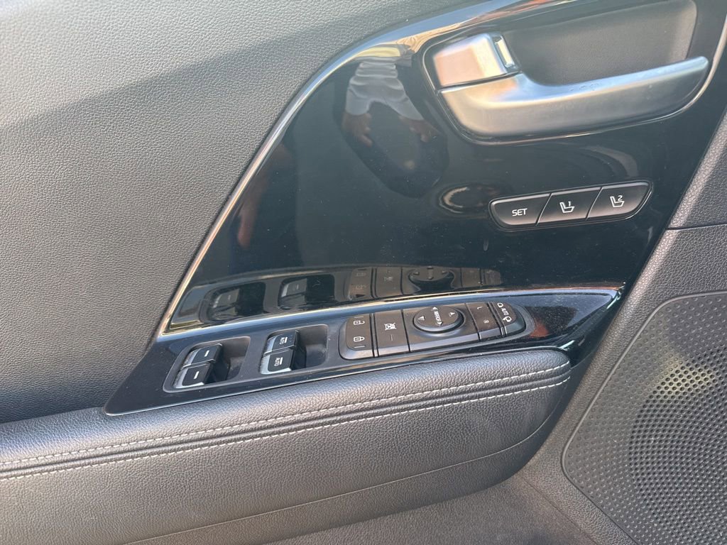 Used 2020 Kia Niro EX Premium FWD image 22