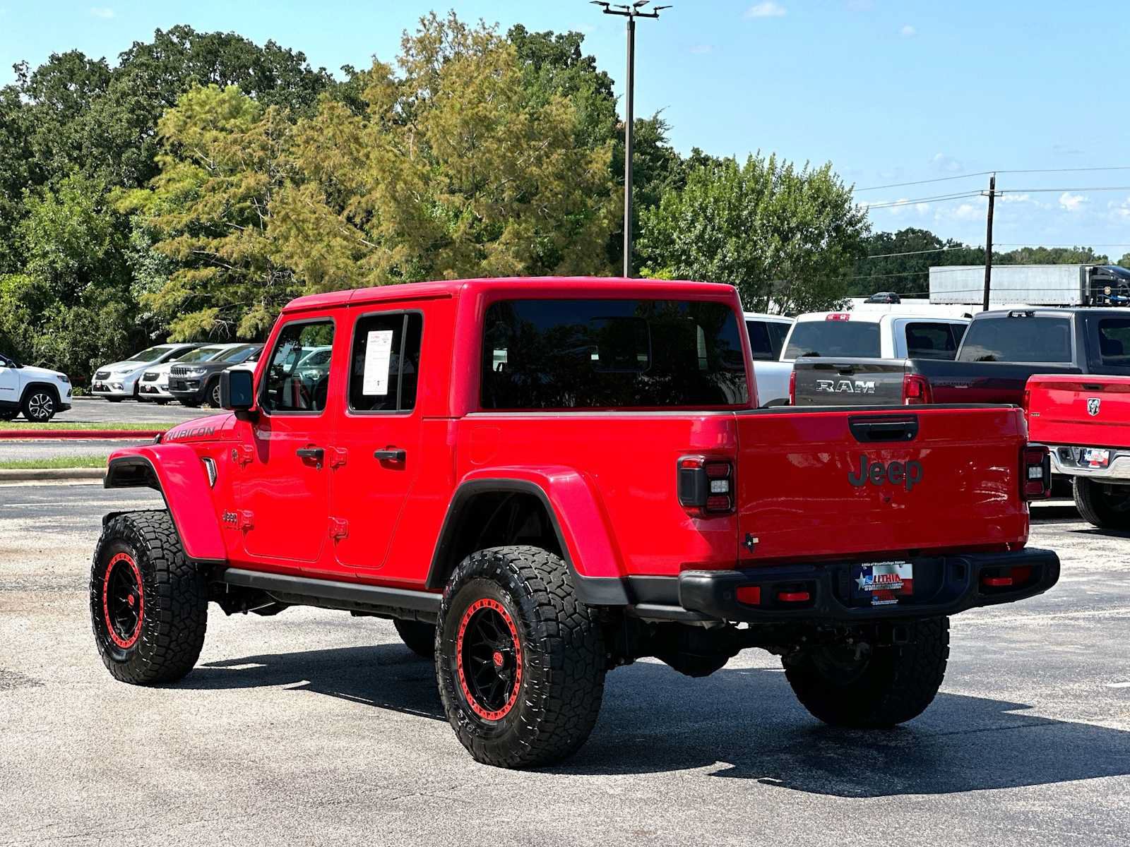 Used 2025 Jeep Gladiator Rubicon AWD/4WD image 13