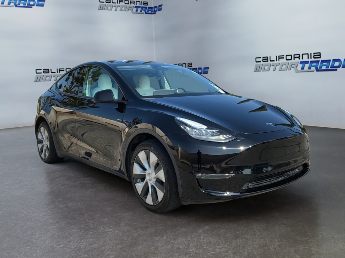 Used 2022 Tesla Model Y Long Range AWD/4WD image 3