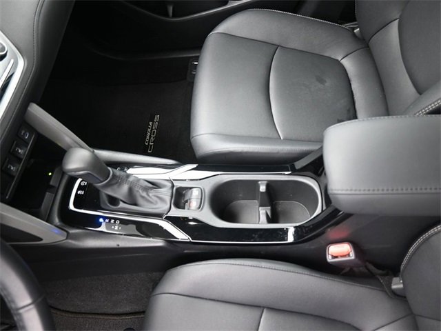 Used 2025 Toyota Corolla Cross XLE image 31