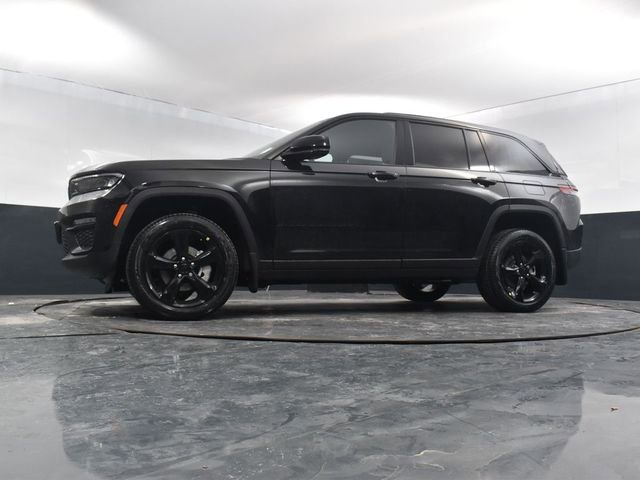 New 2025 Jeep Grand Cherokee Limited w/ Black Appearance Package image 45
