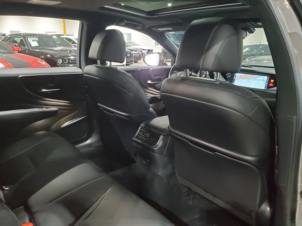 Used 2020 Lexus LS 500 w/ Accessory Package (Z2) RWD image 21