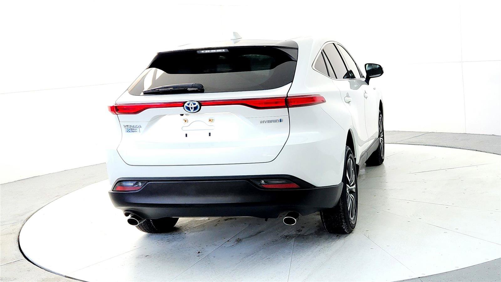 Used 2021 Toyota Venza LE w/ Carpet Mat Package (TMS) image 5