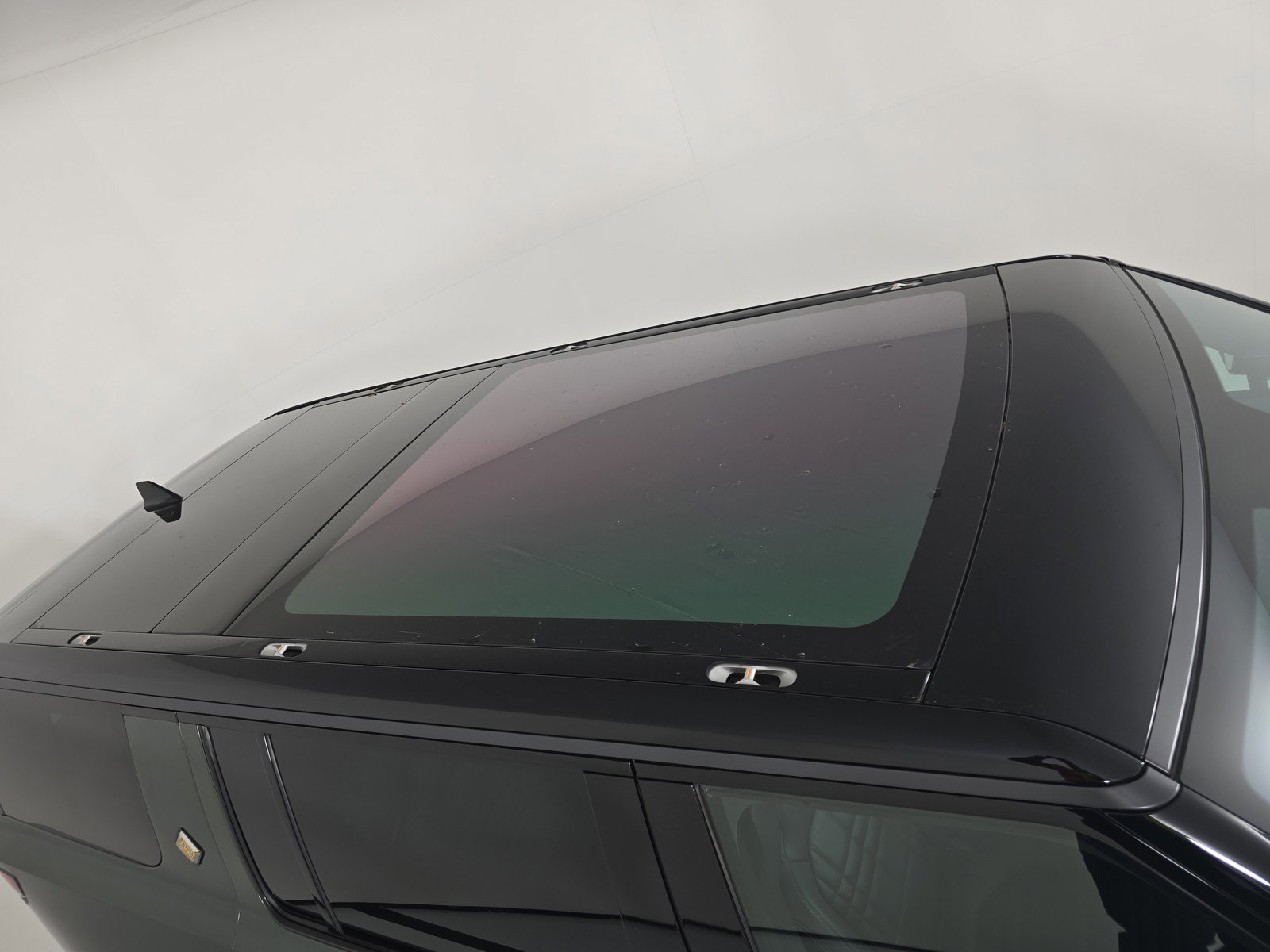 Used 2025 Rivian R1S Premium image 13