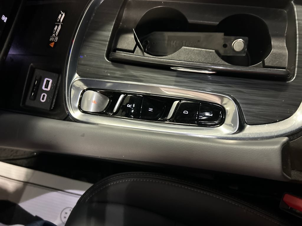 Used 2023 Buick Enclave Essence w/ LPO, Floor Liner Package FWD image 20