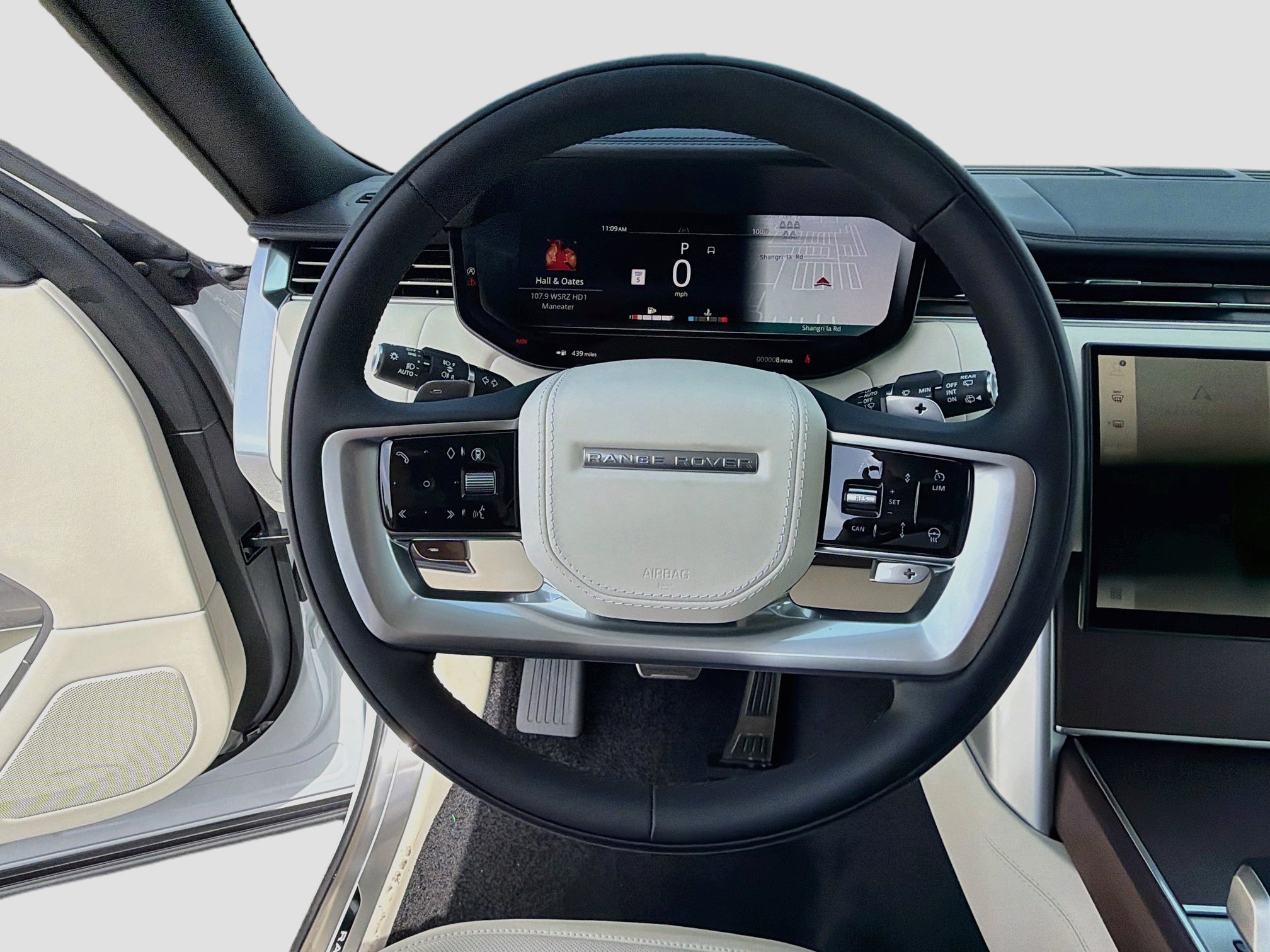 New 2026 Land Rover Range Rover Long Wheelbase SE AWD/4WD image 41