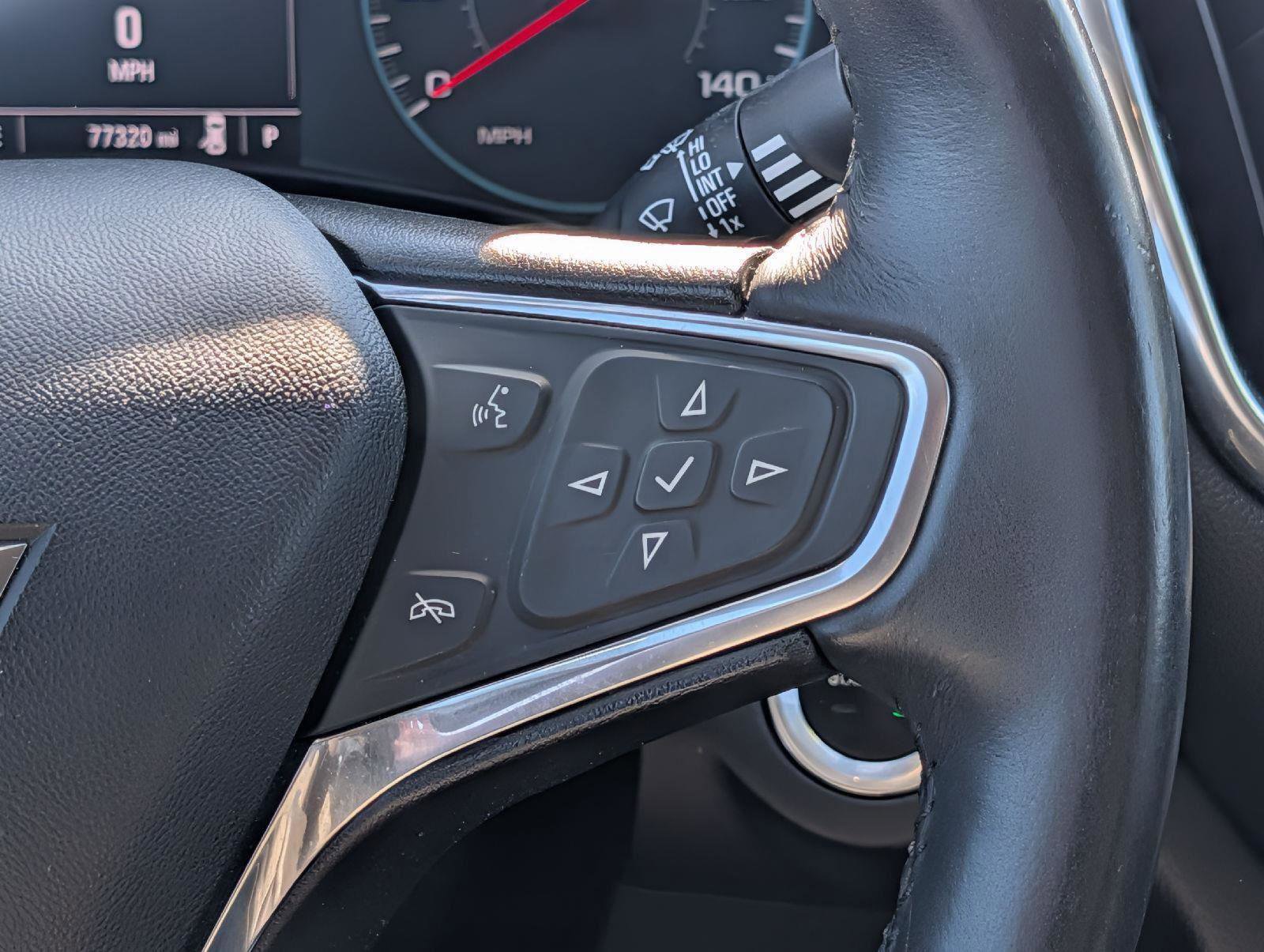 Used 2018 Chevrolet Equinox LT AWD/4WD image 13