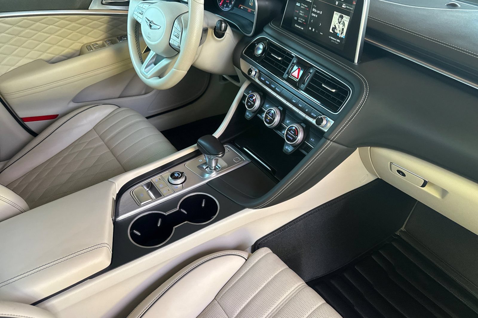 Used 2019 Genesis G70 3.3T Design RWD image 20